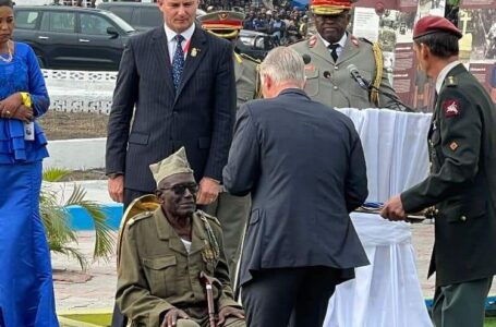 RDC-BELGIQUE : EN SÉJOUR A KINSHASA LE ROI PHILIPPE A DÉCORÉ LE CAPORAL KUNYUKU COMMANDEUR DE L&rsquo;ORDRE DE LA COURONNE