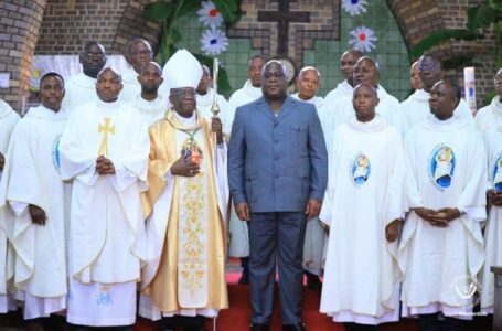 RDC-MBUJI MAYI : LE PRÉSIDENT FÉLIX TSHISEKEDI A PARTICIPÉ À LA MESSE D&rsquo;ACTION DE GRÂCE À LA PAROISSE SAINT JEAN BAPTISTE BONZOLA