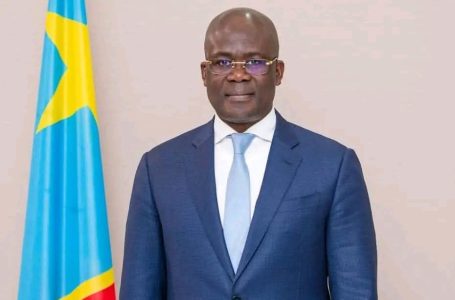 Revision Constitutionnelle en RDC : Jean Lucien Bussa Président National du Parti politique CDER et du Regroupement politique CODE,  Ministre d&rsquo;État ministre du PorteFeuille s&rsquo;invite dans la barque