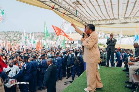 Agression Rwandaise :  La Première Ministre Judith Suminwa poursuit sa Campagne pour l&rsquo;éveil Patriotique dans la Province du kongo Central