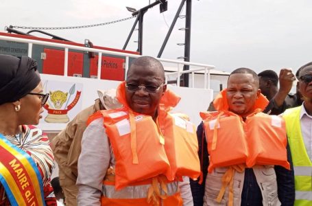 Boma: Le Ministre National de Pêche et Élevage Jean Pierre Tshimanga a visité les Bateaux de pêches achetés par le gouvernement